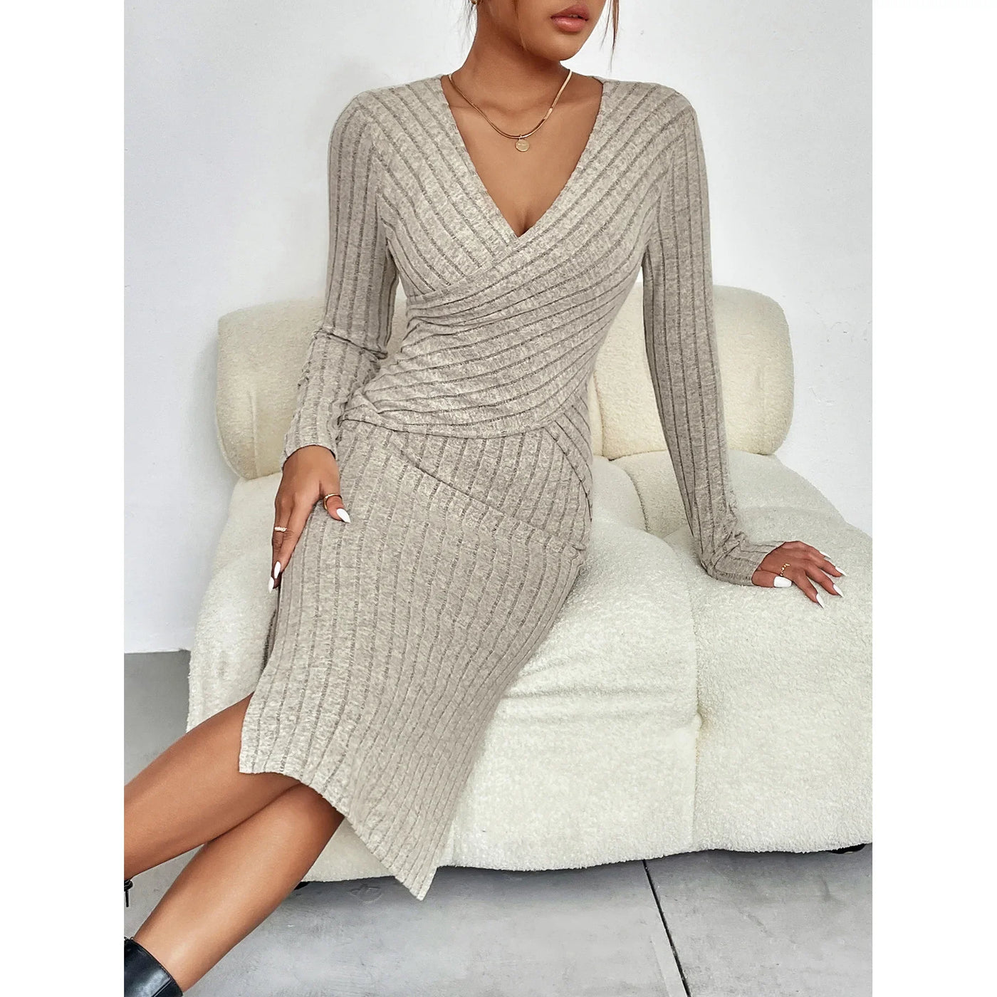 Emily - Timeless Elegance With A Touch Of Simplicity Dress